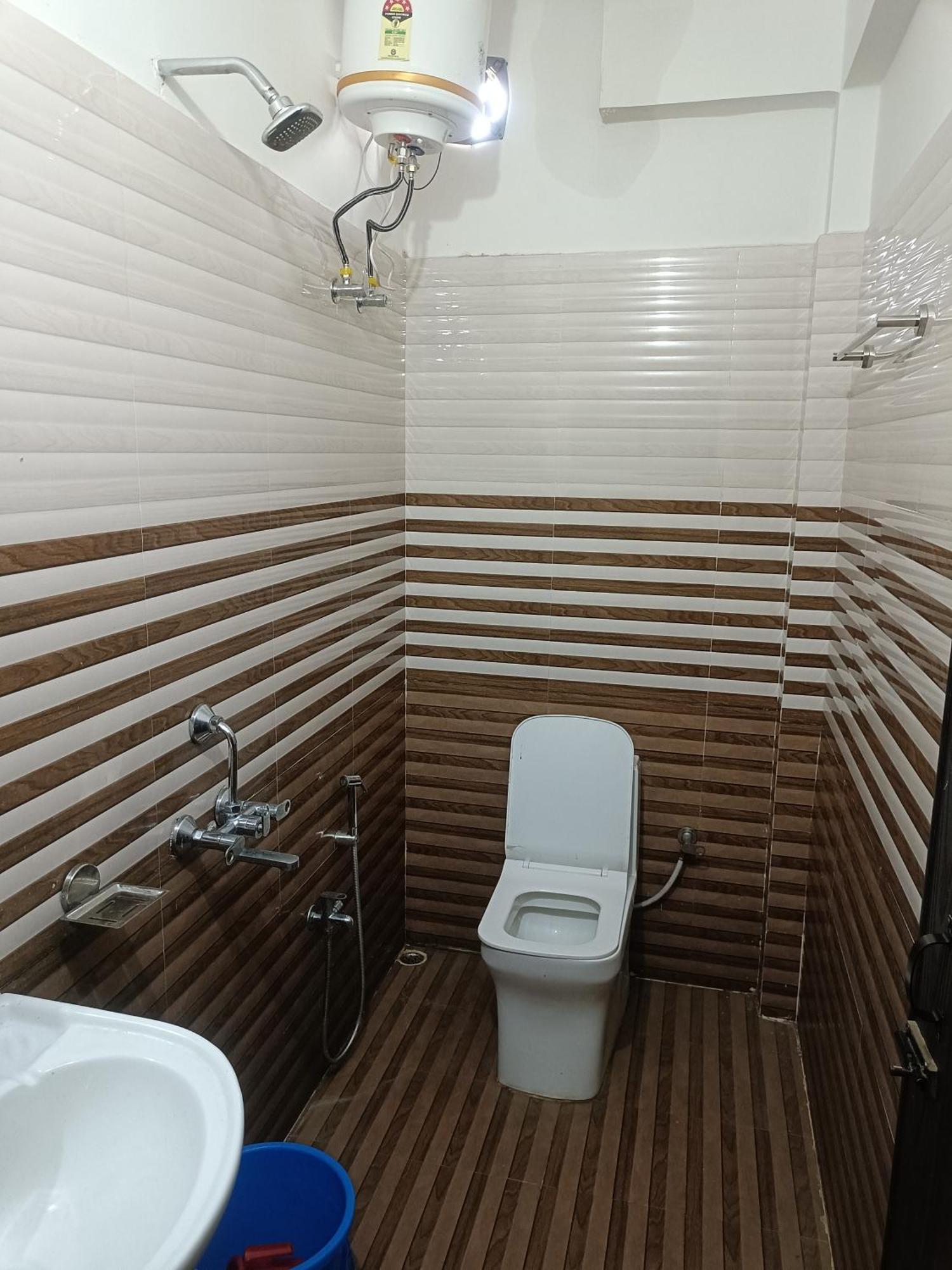 Hotel Knight Inn Airport Гувахати Экстерьер фото